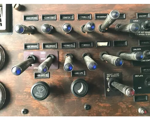 Peterbilt 379 Dash Assembly