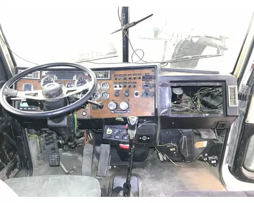 Peterbilt 379 Dash Assembly