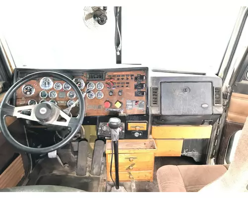 Peterbilt 379 Dash Assembly