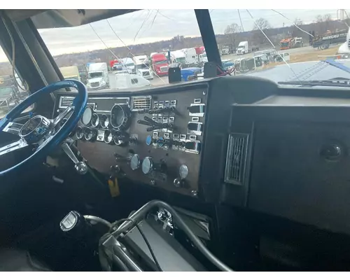 Peterbilt 379 Dash Assembly