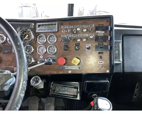 Peterbilt 379 Dash Assembly