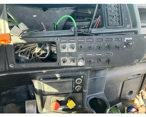 Peterbilt 379 Dash Assembly