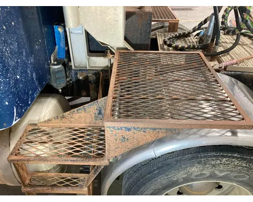 Peterbilt 379 Engine Brackets, Misc.