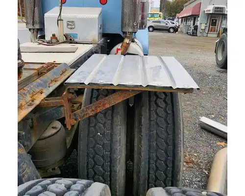 Peterbilt 379 Fender