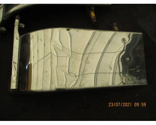 Fender Peterbilt 379 Dixie Truck Centre