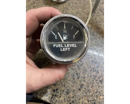 Gauges (all) PETERBILT 379 Truck Salvage International Inc