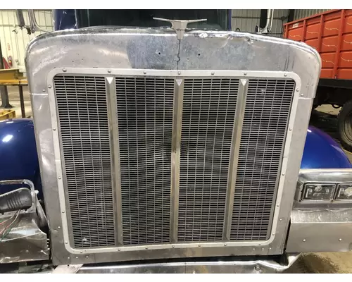 Peterbilt 379 Grille