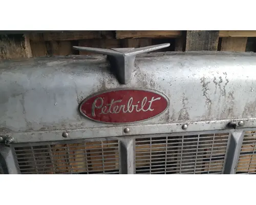 Peterbilt 379 Grille