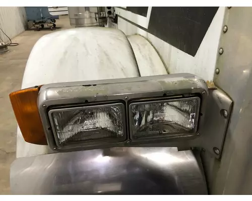 Peterbilt 379 Headlamp Assembly