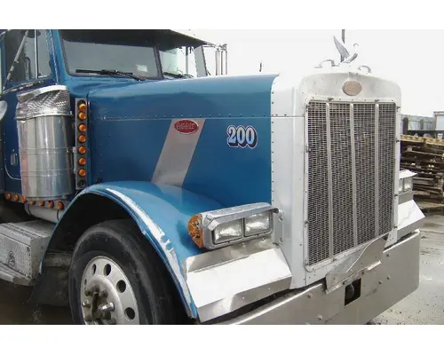 Hood PETERBILT 379 Sam's Riverside Truck Parts Inc