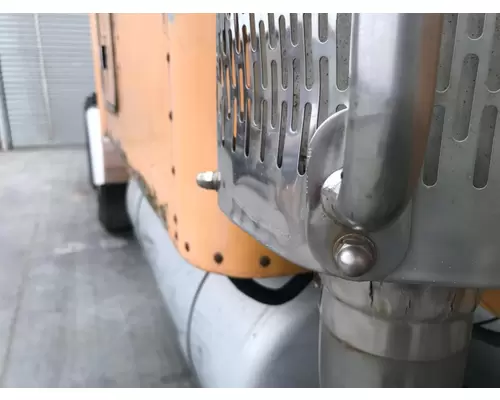 Peterbilt 379 Muffler Shield