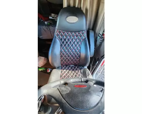 Peterbilt 379 Seat, Front