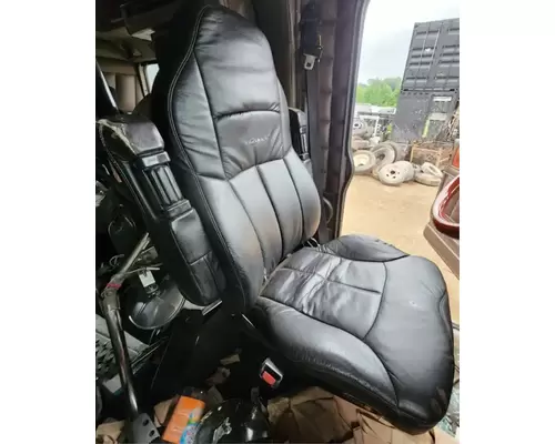 Peterbilt 379 Seat, Front