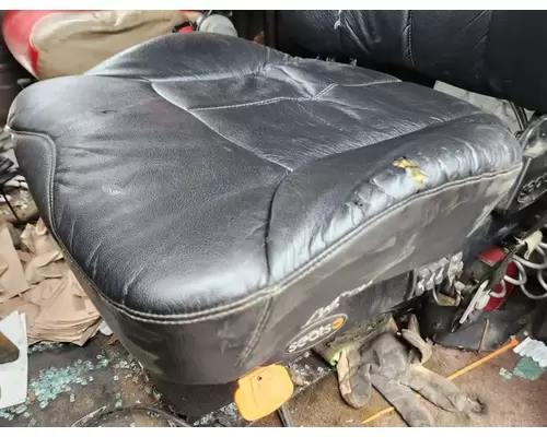 Peterbilt 379 Seat, Front