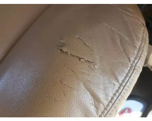 Peterbilt 379 Seat, Front