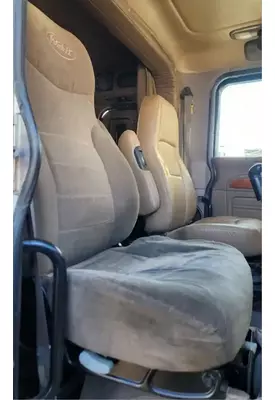 Peterbilt 379 Seat, Front
