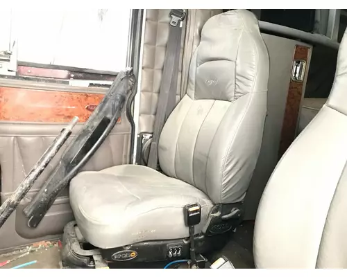Peterbilt 379 Seat (Air Ride Seat)