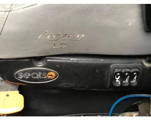 Peterbilt 379 Seat (Air Ride Seat)