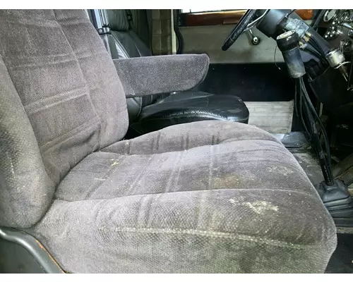 Peterbilt 379 Seat (Air Ride Seat)