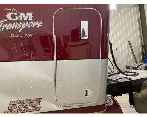 Peterbilt 379 Sleeper Door