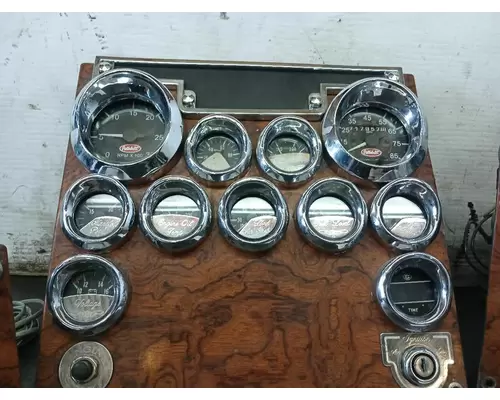 Peterbilt 379 Speedometer Head Cluster