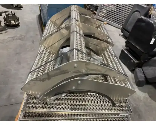 Peterbilt 379 Step