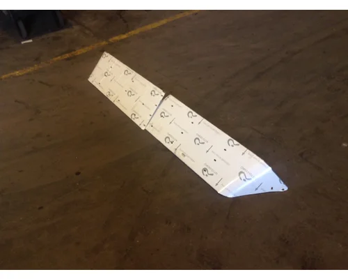 Peterbilt 379 Sun Visor (Exterior)