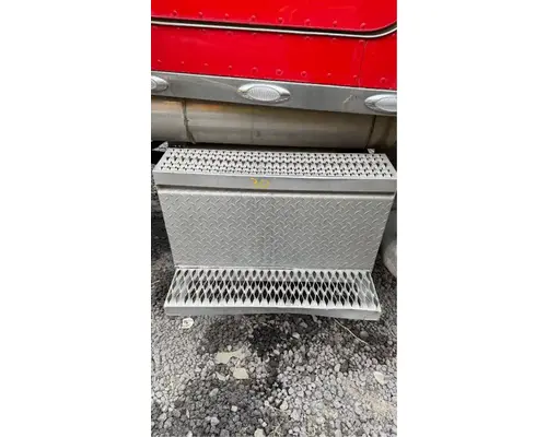 Peterbilt 379 Tool Box
