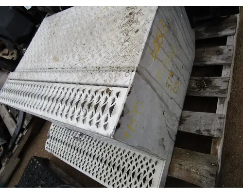 Tool Box PETERBILT 379 Tim Jordan's Truck Parts, Inc.