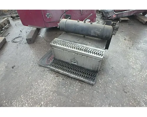 Tool Box PETERBILT 379 Sam's Riverside Truck Parts Inc