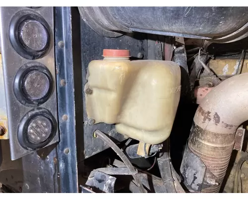 Peterbilt 379 Windshield Washer Reservoir