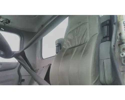 Seat, Front PETERBILT 382 LKQ Heavy Truck - Goodys