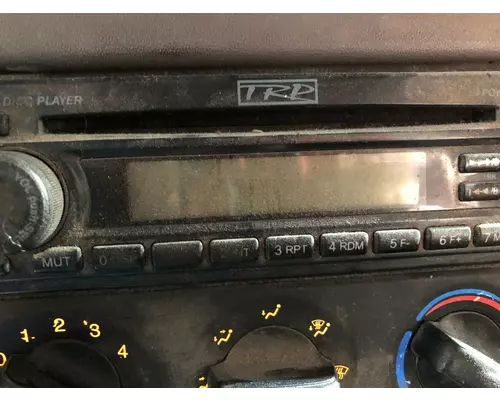 Radio Peterbilt 384 Vander Haags Inc WM