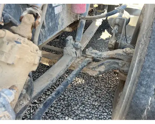Peterbilt 384 Axle Assembly, Front (Steer)
