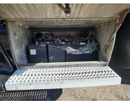 Peterbilt 384 Battery Box