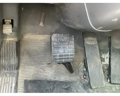 Brake / Clutch Pedal Box PETERBILT 384 Geco - Fresno