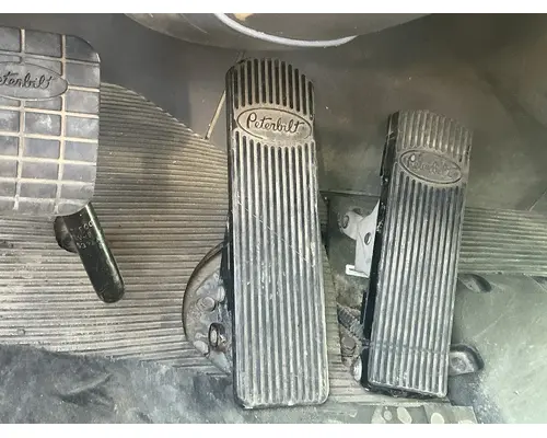 Brake / Clutch Pedal Box PETERBILT 384 Geco - Fresno