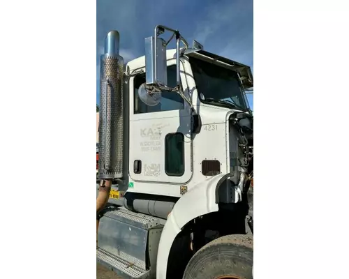 Cab PETERBILT 384 J &amp; M Truck Sales