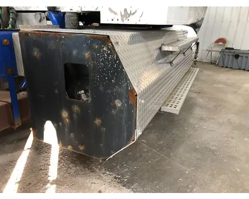 Peterbilt 384 Fuel Tank