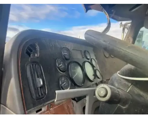 Peterbilt 384 Instrument Cluster