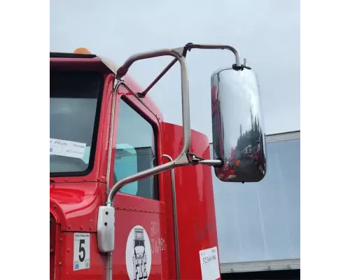 Peterbilt 384 Mirror (Side View)