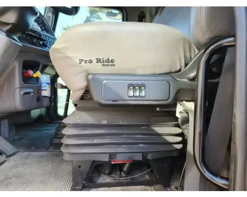 Peterbilt 384 Seat, Front