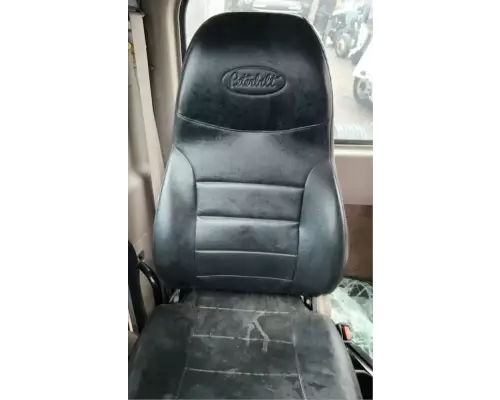 Peterbilt 384 Seat, Front