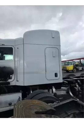 Peterbilt 384 Sleeper