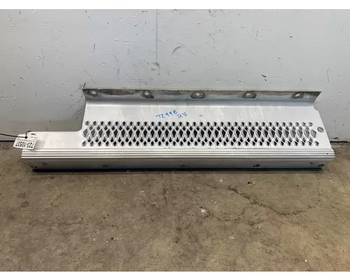 Step PETERBILT 384 Frontier Truck Parts