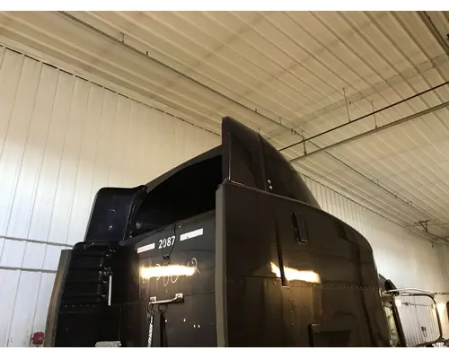Peterbilt 384 Wind Deflector