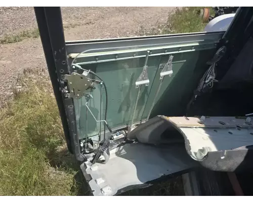 Windshield Glass Peterbilt 384 Holst Truck Parts
