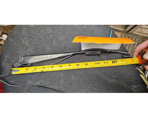Windshield Wiper Arm Peterbilt 384 Caseyâs Truck Salvage World