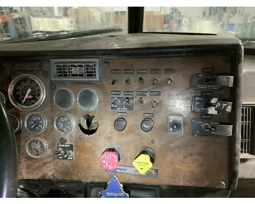 Peterbilt 385 Dash Assembly