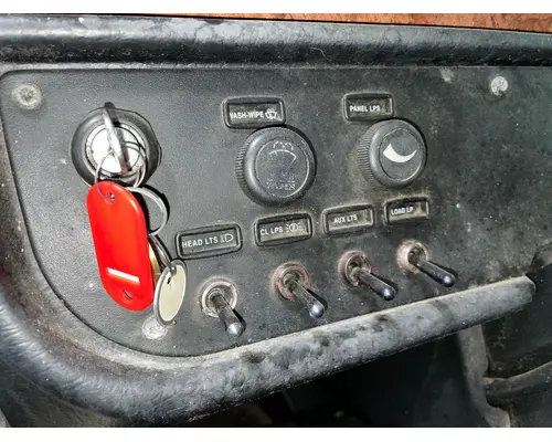 Peterbilt 385 Dash Assembly